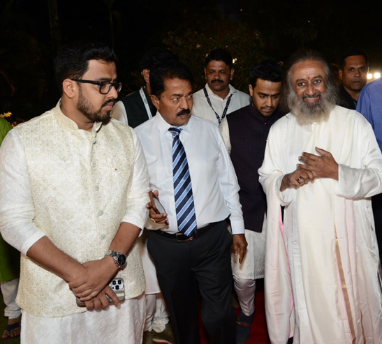 Vijay Kakade with Shri Shri Ravishankar